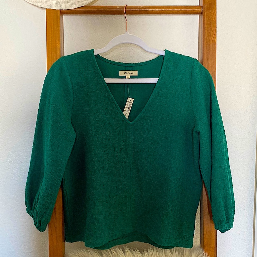 Madewell balloon sleeve v-neck. NWT IS 100% cotton